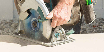 Dusty work and use of controls among construction workers